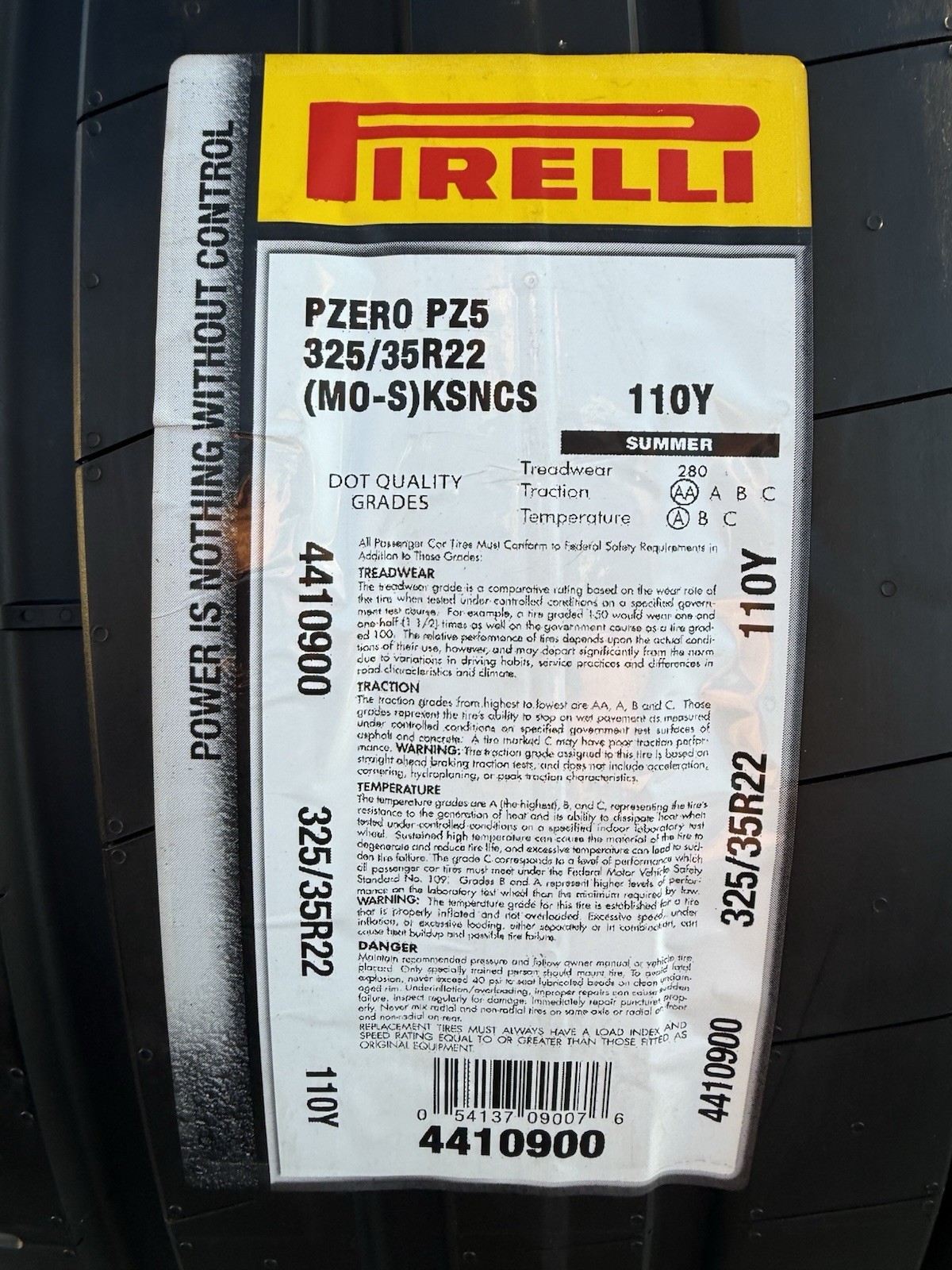 Set of 2 BRAND NEW 325/35R22 110Y Pirelli P Zero PZ5 MO-S Noise Canceling Tires