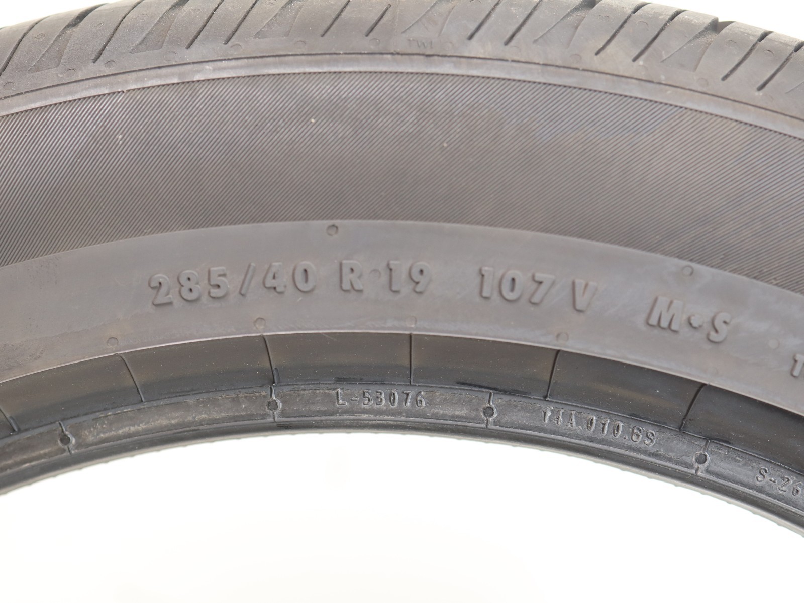 285/40R19 Continental Pro Contact RX TSO 107V 5.5/32 DOT 0124 1M63