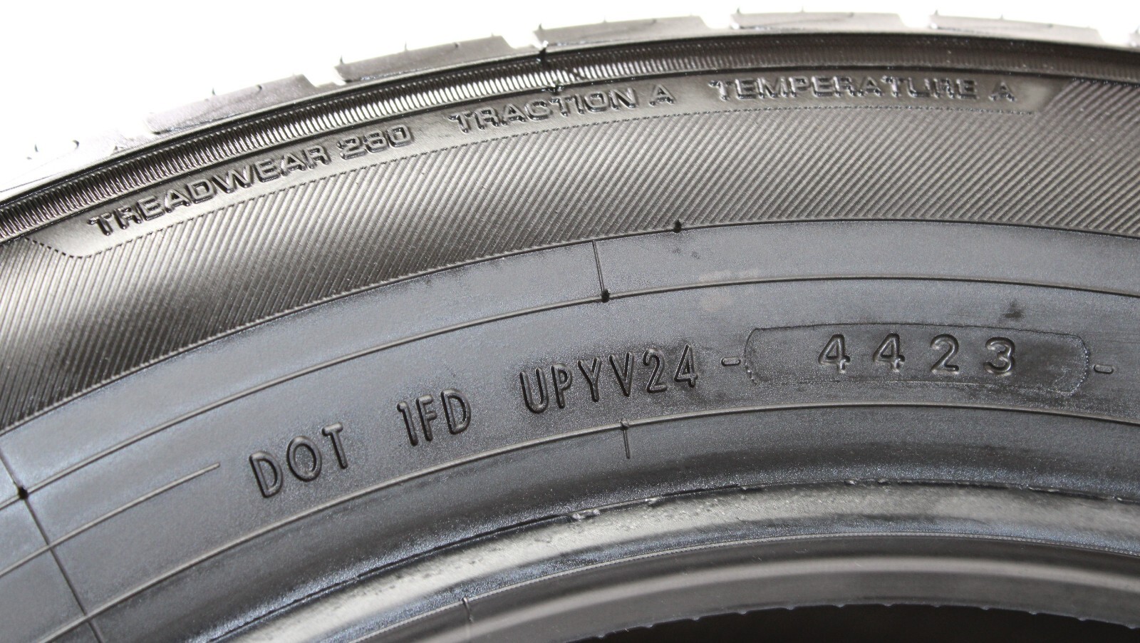 YOKOHAMA ADVAN A83 17″ P225/55 R17 95V M+S 9/32 9.6/32 NDS OEM -TWO USED TIRES-