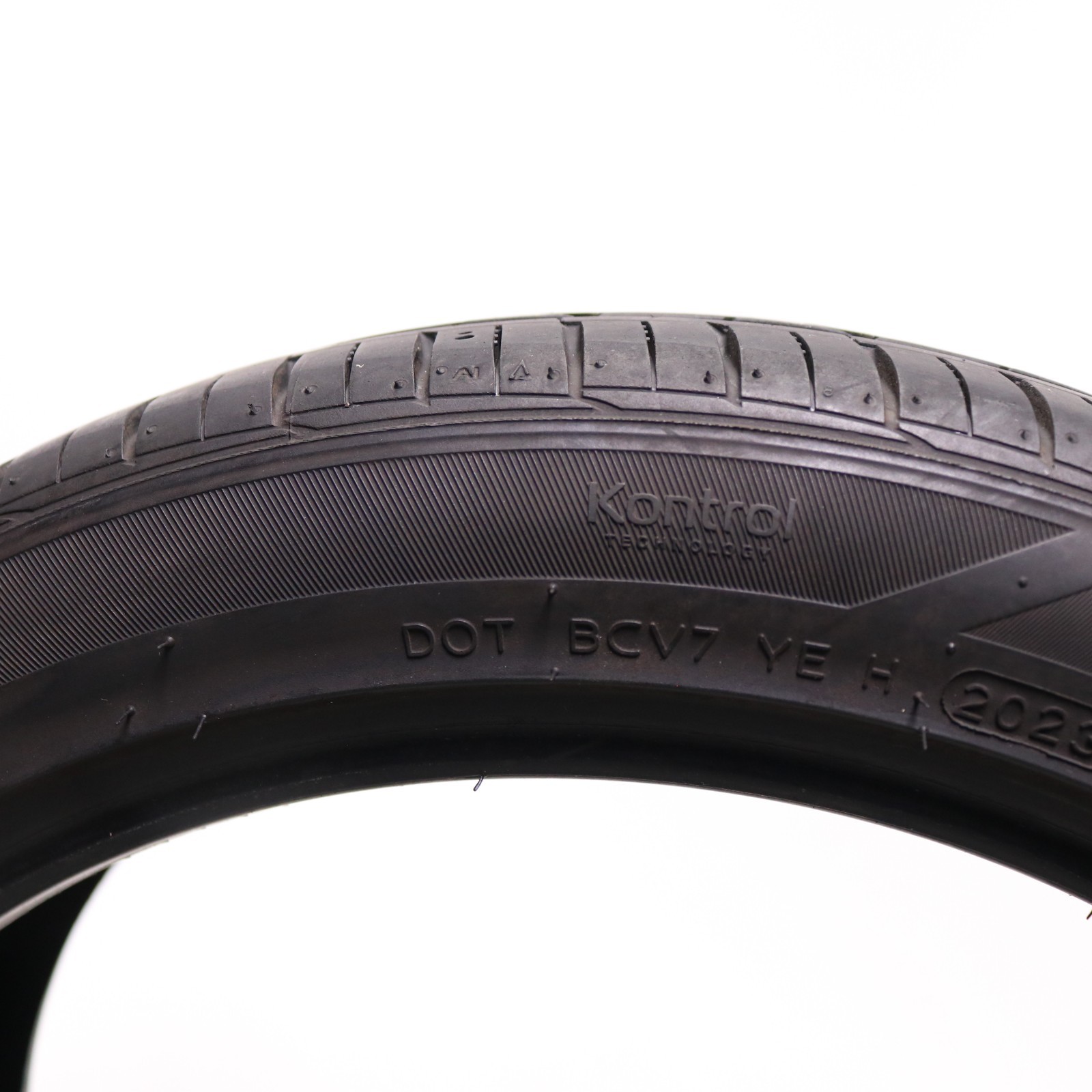Set of 4 Used 215/45R18 Hankook Ventus V2 concept2 – 93V – 8/32 No Repairs