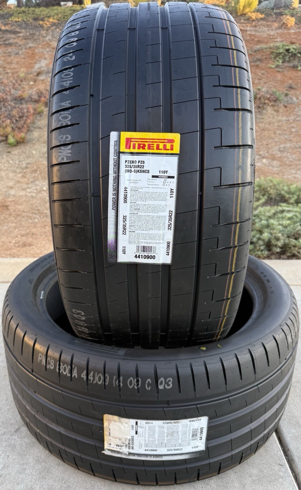 Set of 2 BRAND NEW 325/35R22 110Y Pirelli P Zero PZ5 MO-S Noise Canceling Tires