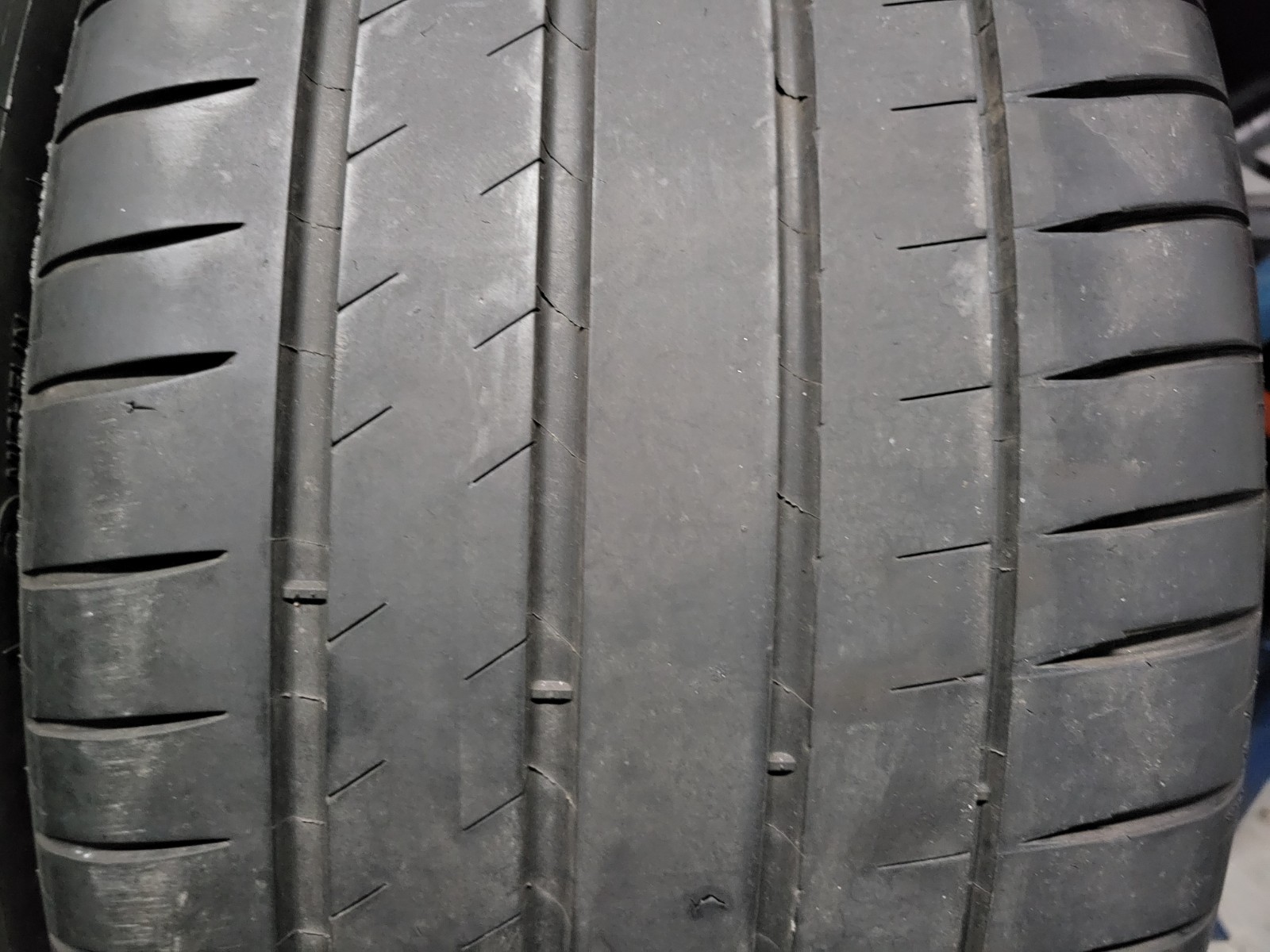 2 SUPER NICE 285/35/20 MICHELIN PILOT SPORT 4 S 285/35ZR20 104Y 7/32 2853520