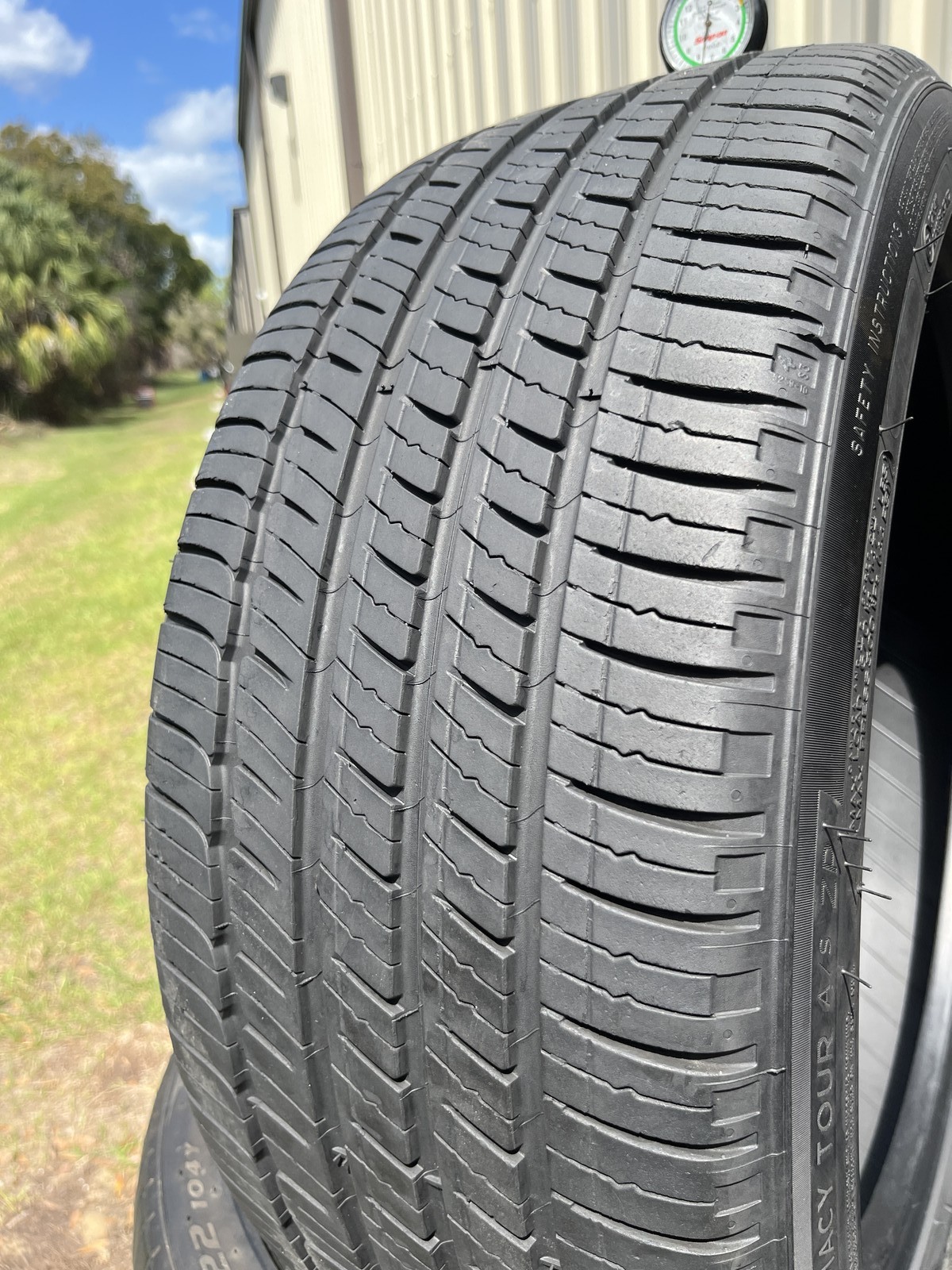 1 Tire Michelin Primacy Tour A/S ZP TPC 245/40R19 94V DOT.0824 7.5/32