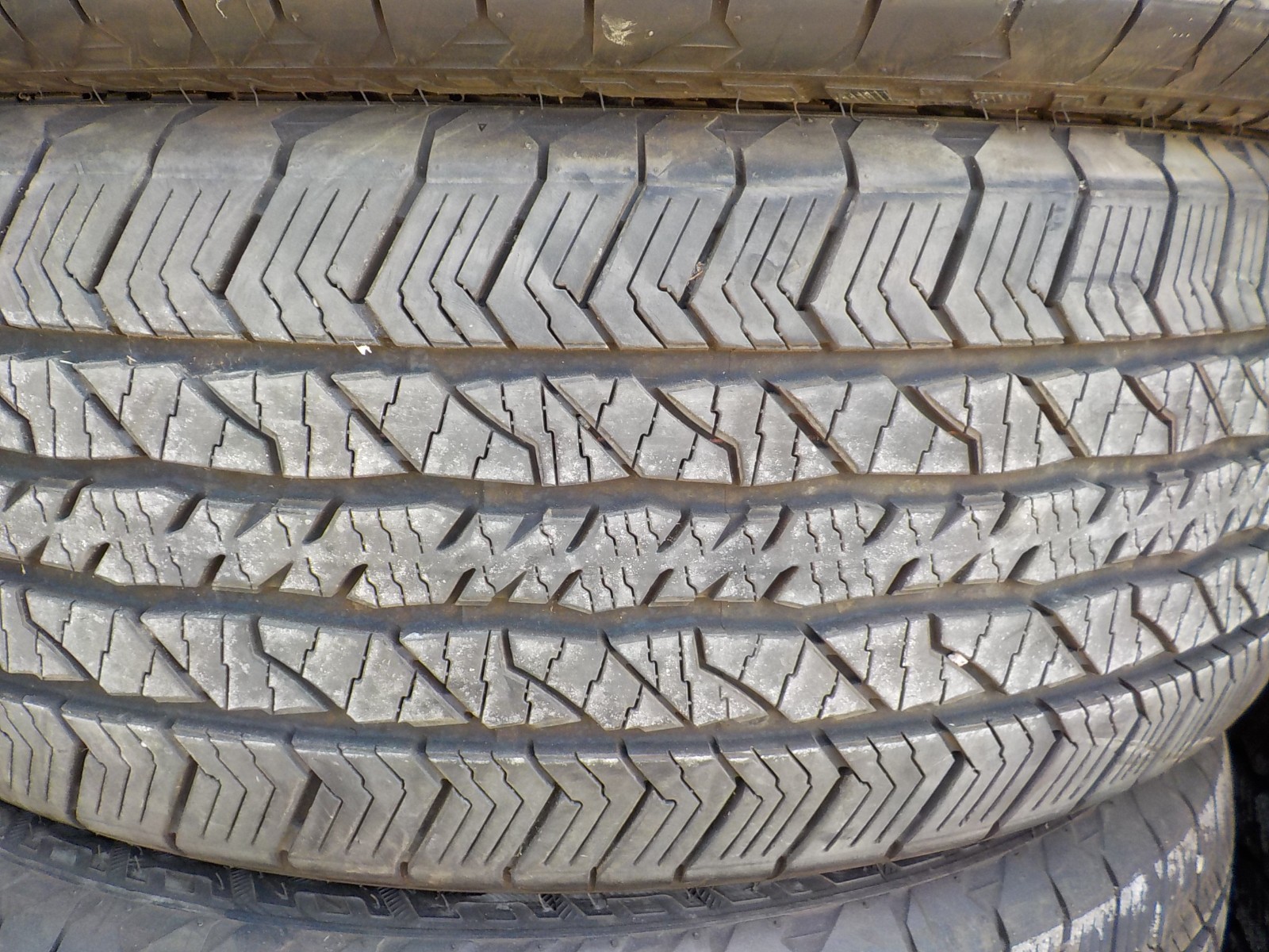 New Take Off Hankook Dynapro AT2 275/60R20 115T Tires DOT 4823 15/32″