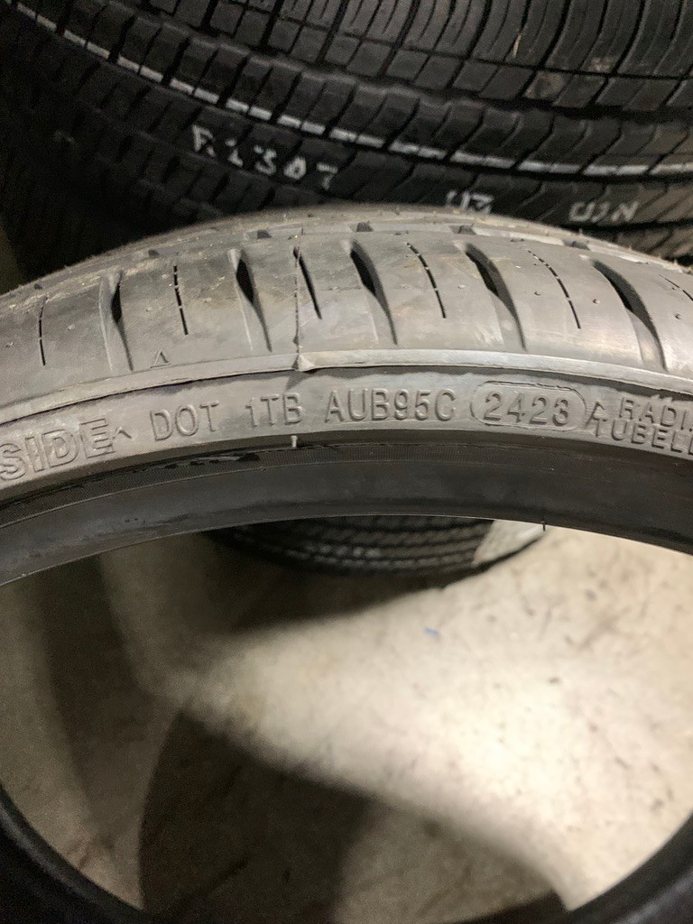 1 New 235 30 20 Lexani LX-Twenty All Season Tire