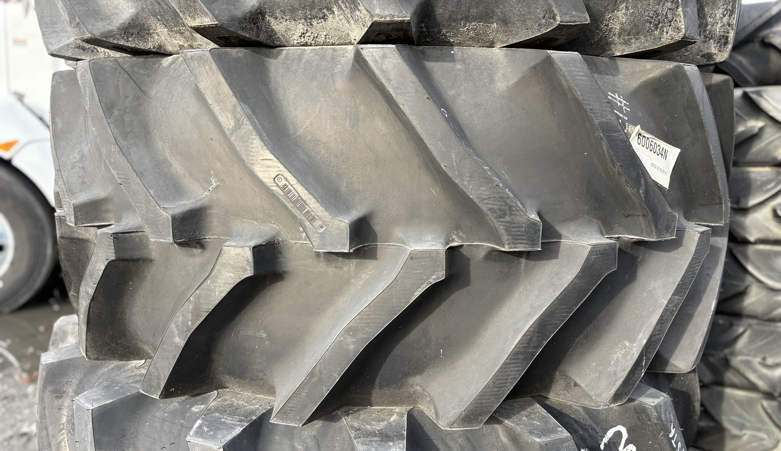 600/60R34 Goodyear R-1 Blem – Agricultural Tire