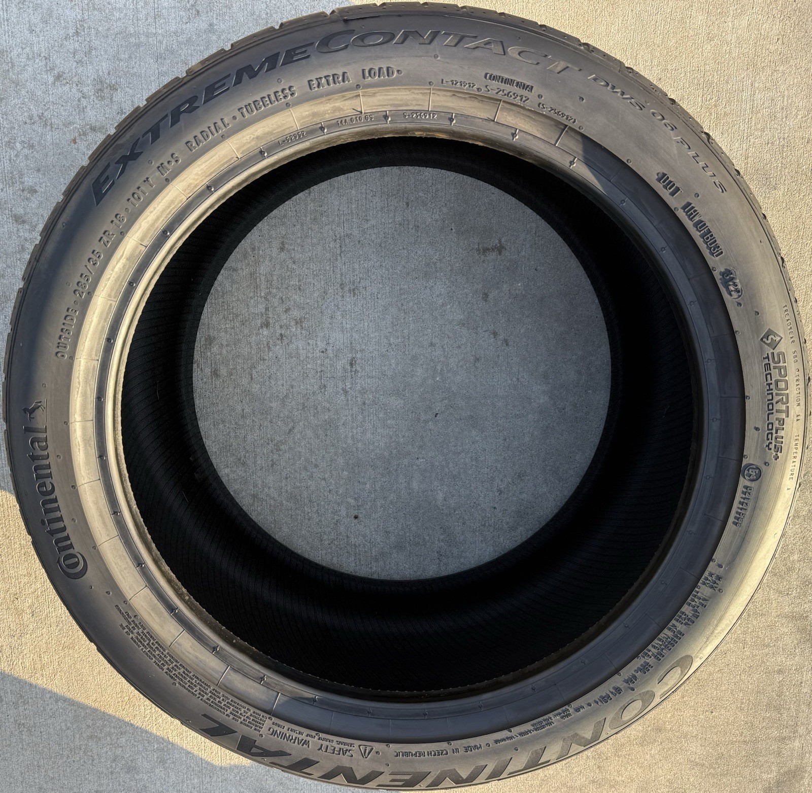 2 BRAND NEW 285/35ZR18 101Y Continental ExtremeContact DWS 06 Plus DWS06+ Tires