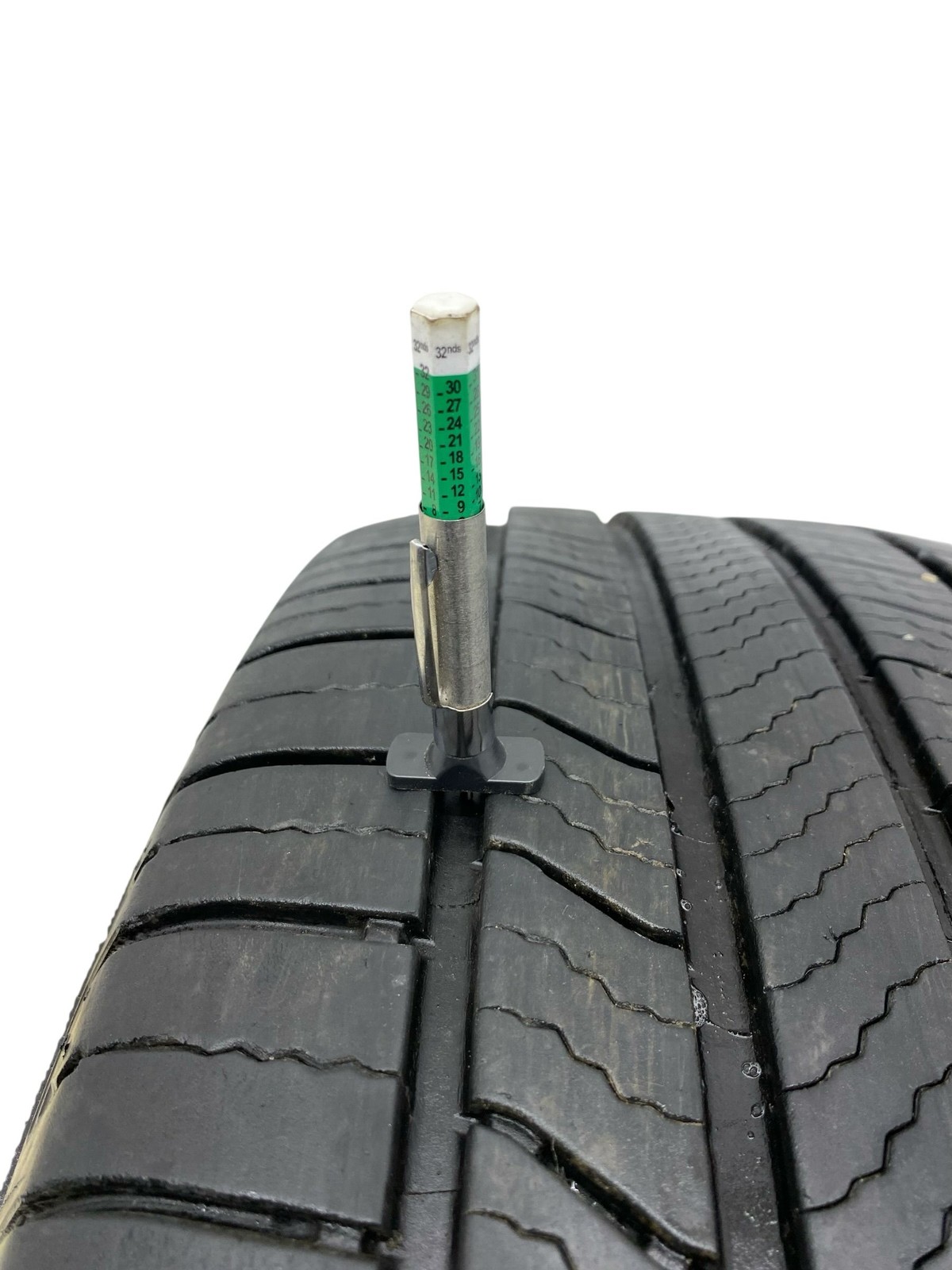 (C) MICHELIN DEFENDER 2 102H 235/55/R20 9/32NDS DOT (1323) *PATCHED*