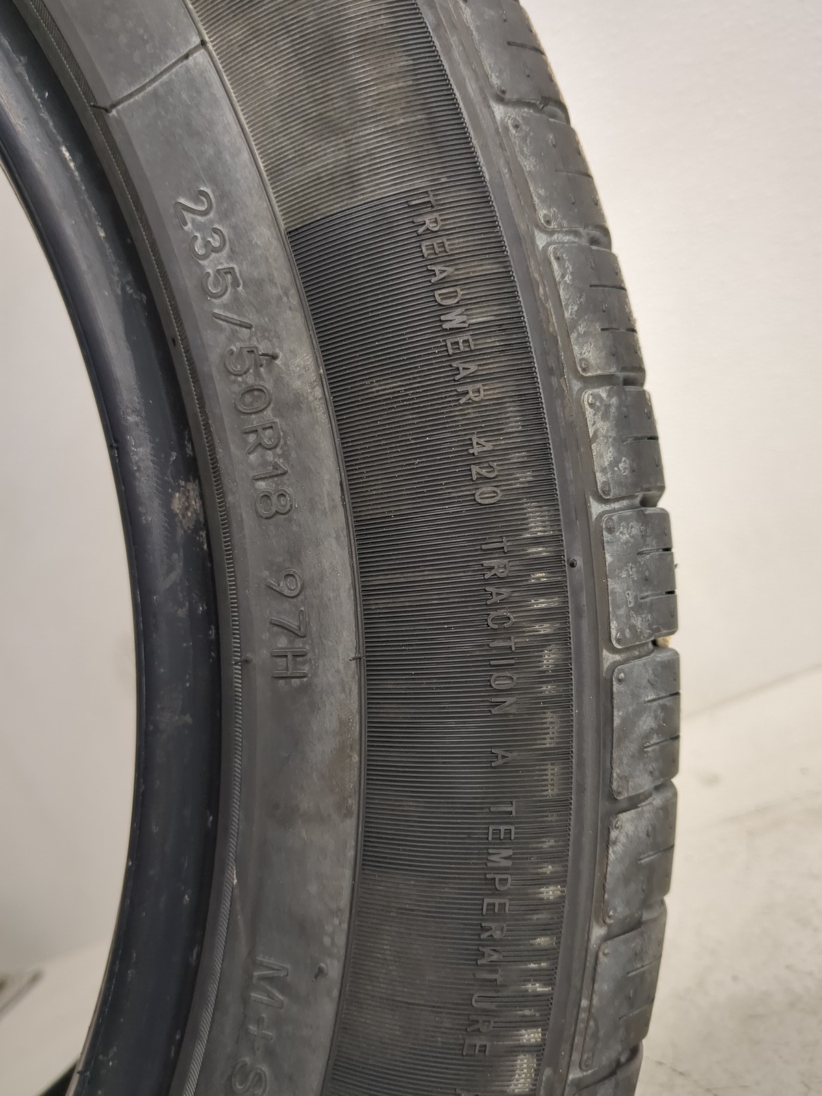 Used Tire 235/50R18 IRONHEAD REFLEX IHO1 97H – Tread Depth 9/32