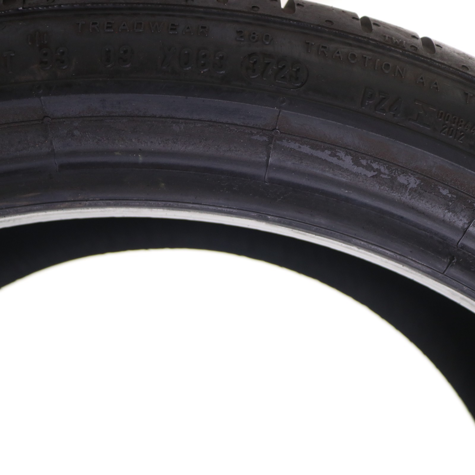 Set of 2 Used 255/35R19 Pirelli P Zero PZ4 MOE Run Flat – 96Y – 5-5.5/32