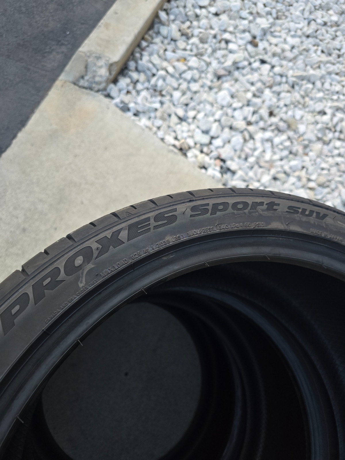 (1) New 285/35/21 Toyo Proxes SUV tire 285/35R21 XL 105Y