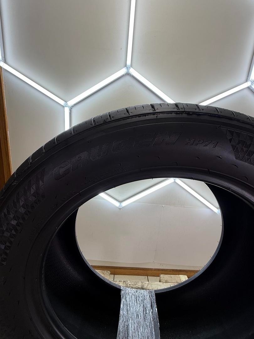 235/55R19 kumho Crugen HR71 101H 10/32Tread Used Tire 2355519 ID#21956