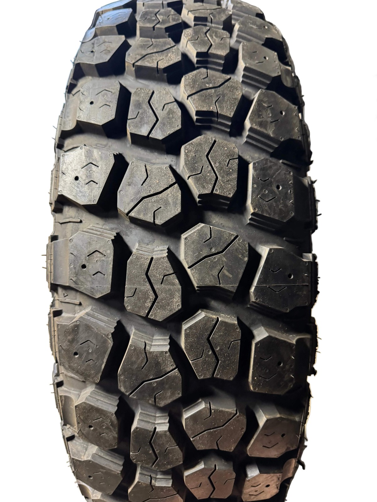 NOS IRONMAN ALL COUNTRY M/T OWL LT 245 75 17 121/118Q 10PLY MUD TERRAIN TIRE 926