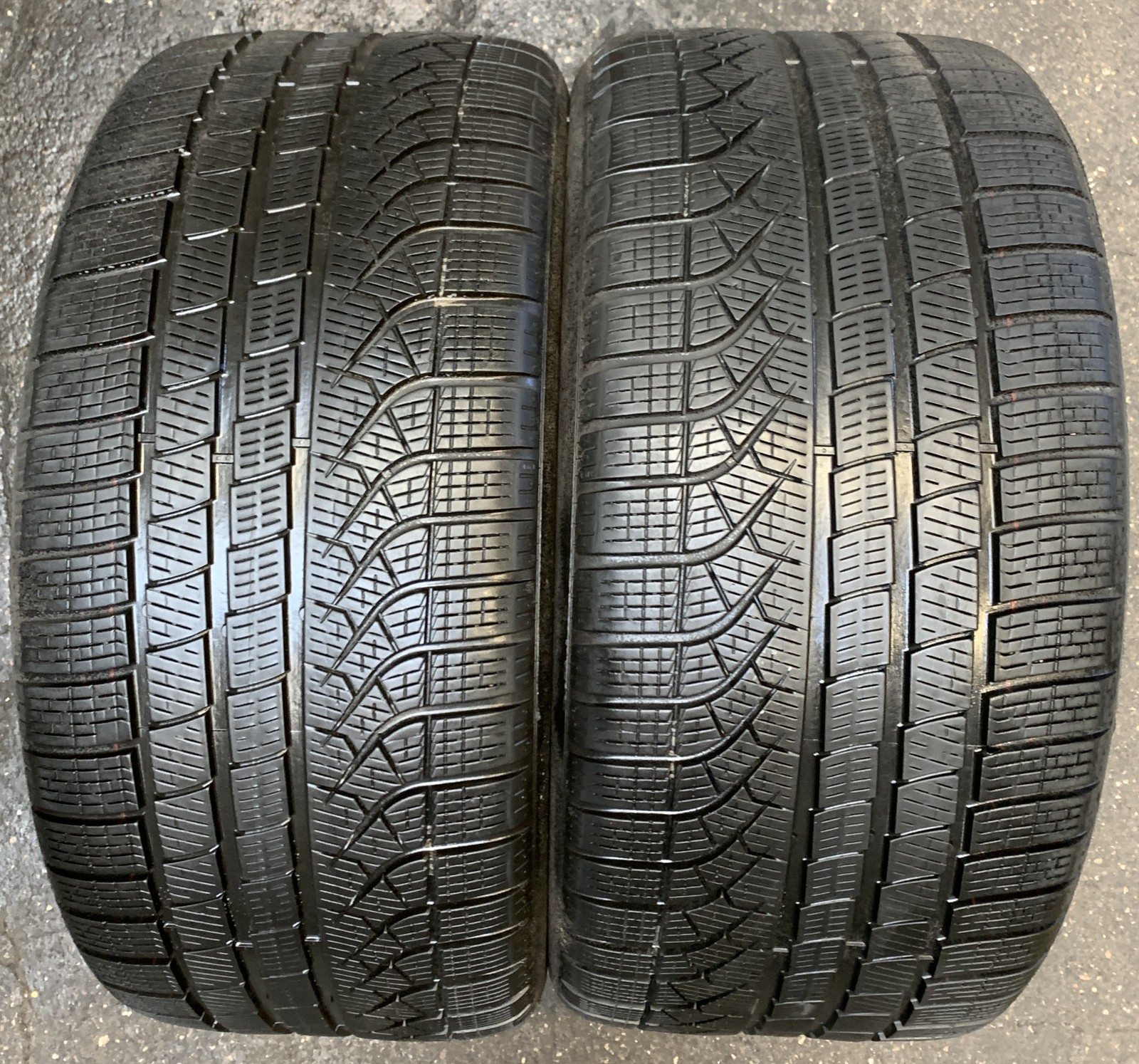 2 Winter Tires Pirelli Pzero TM Winter * MO M+S 275/40 R19 105H RA1660