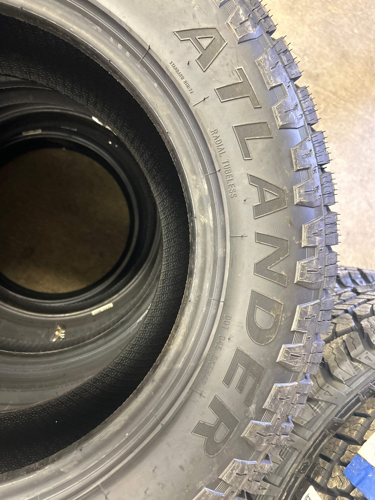 ATLANDER ROVERCLAW A/T OWL P 235 70 16 106T SL ALL TERRAIN TIRE ATL1100