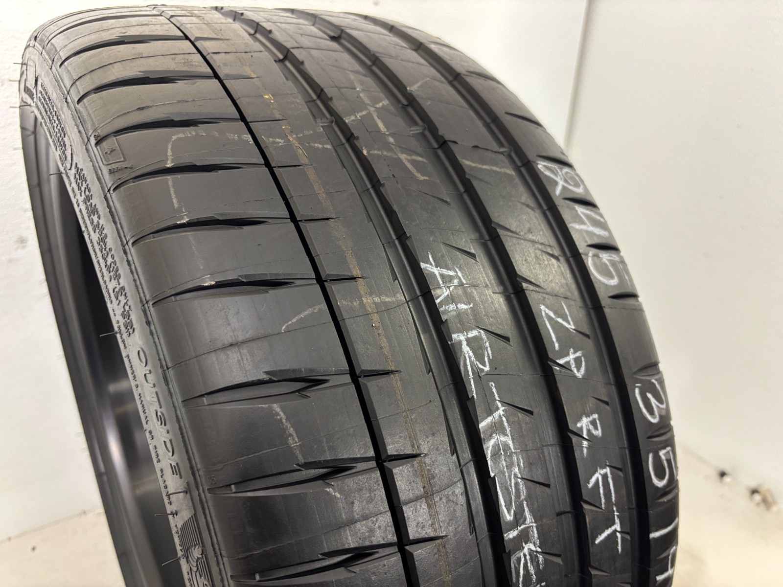 1 Tire 245 35 19 Michelin Pilot Sport 4 S ZP Run Flat (100% Tread) NO REPAIRS