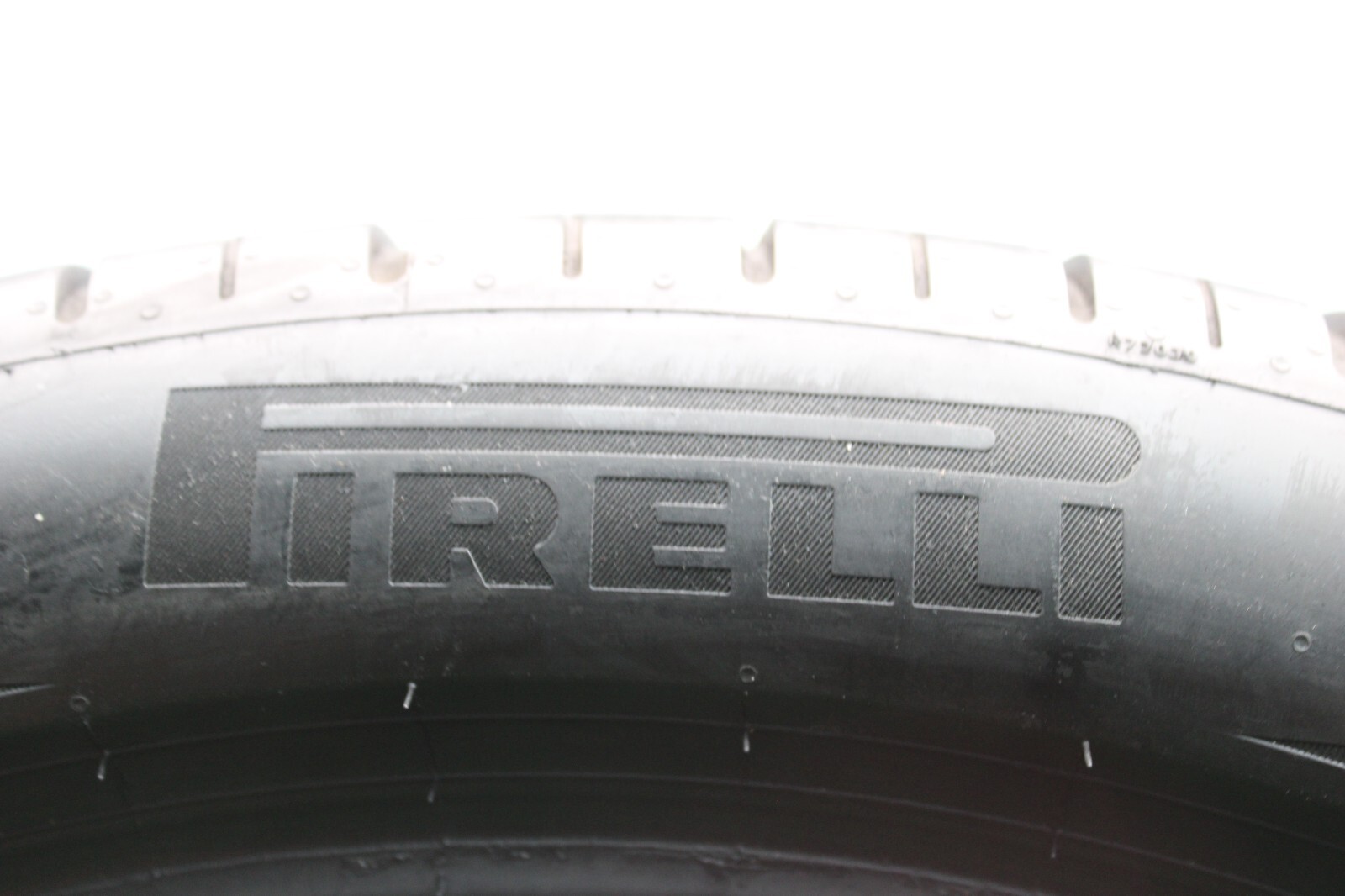 1 Used Pirelli P Zero PZ4 KS ★ RFT 315/35R22 315/35/22 3153522 111Y