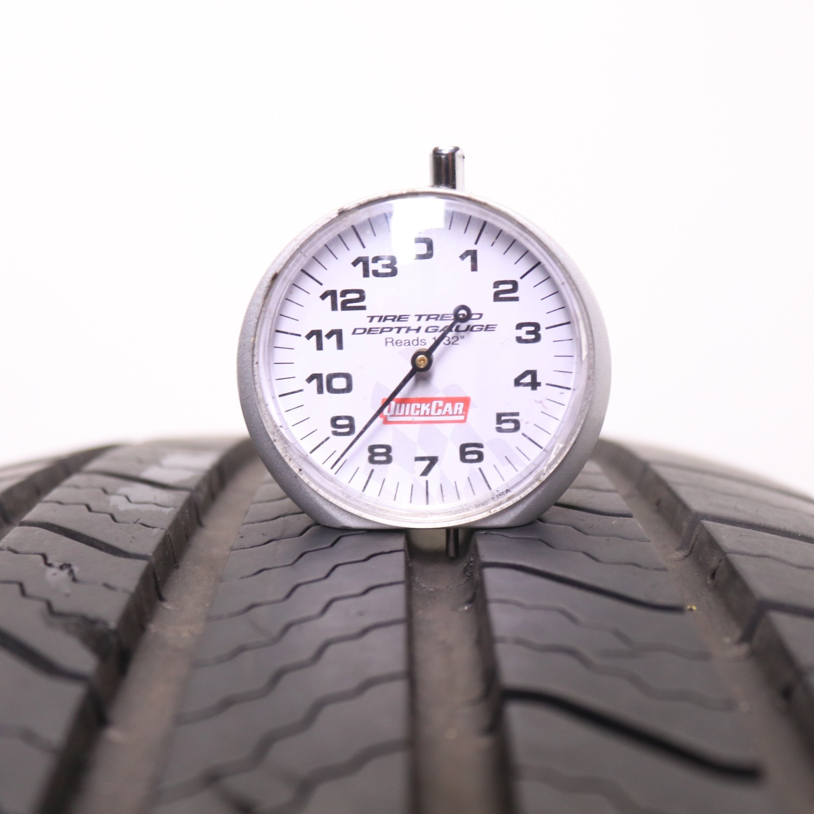 Set of 2 Used 235/65R17 Michelin X Tour A/S 2 – 104H – 8.5-9.5/32