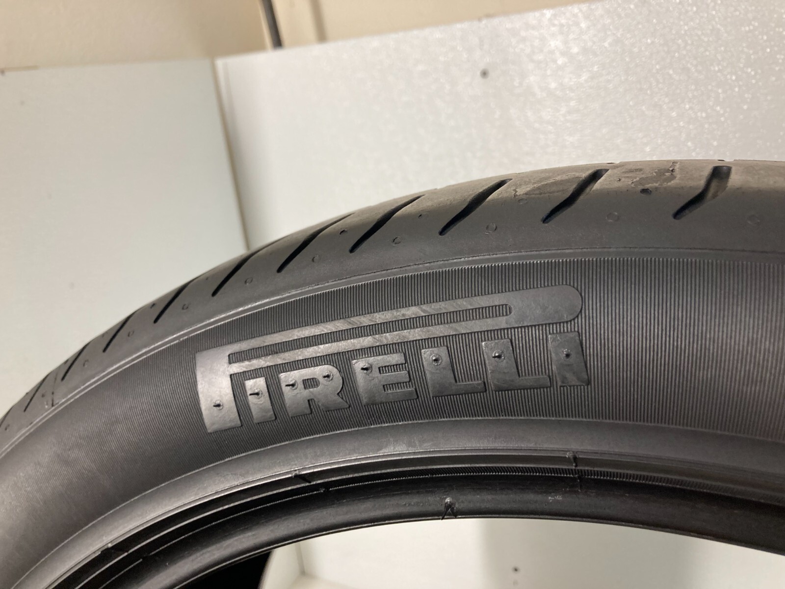 1 Tire 275 40 22 Pirelli P Zero LR (45-52% Tread Left) 108Y