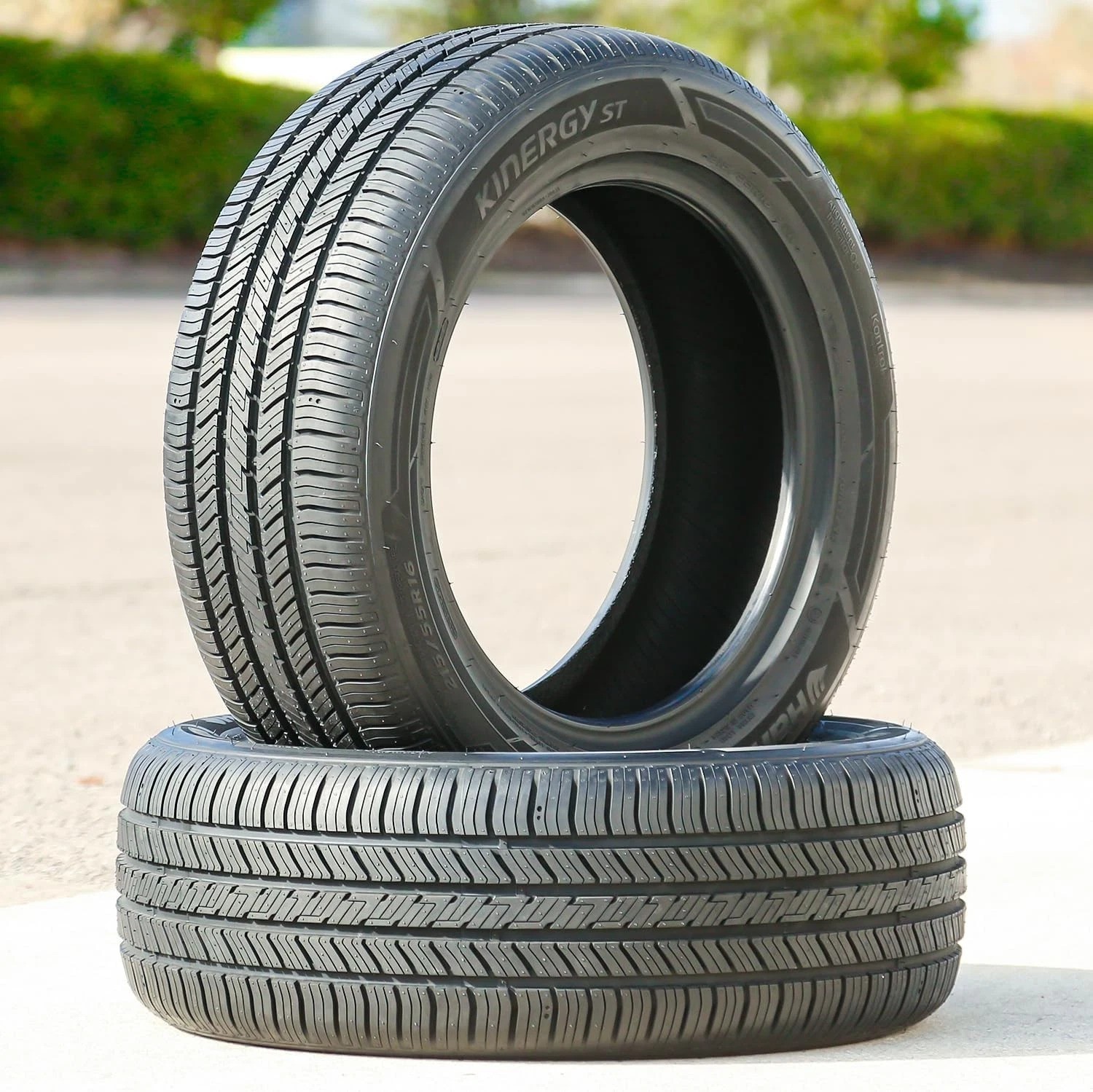 Kinergy ST H735 215/55R16 97H XL – Durable All-Season Radial Tire