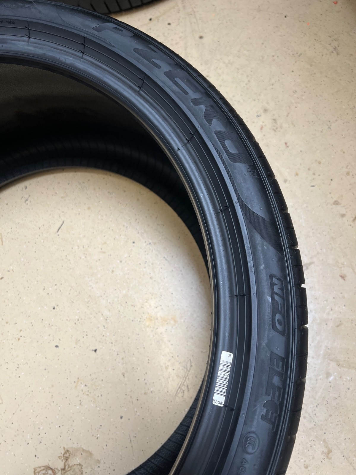 1 – TAKEOFF 305/30ZR21 XL (104Y) Pirelli P Zero PZ4 (NF0 ELECT) – 6160 NO REPAIR