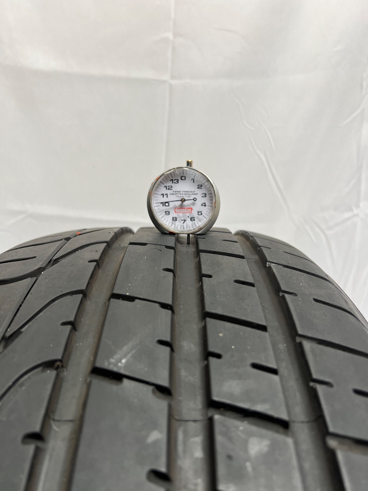 2 – TAKEOFF 255/35ZR20 XL (97Y) Pirelli P Zero (AM4) Aston – 7071 NO REPAIRS