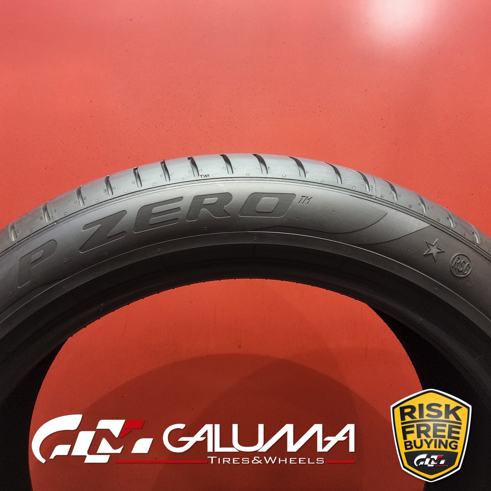 1 Tire LikeNEW Pirelli P-Zero (PZ4) RunFlat ★ XL 275/40R20 275/40/20 106W #95911