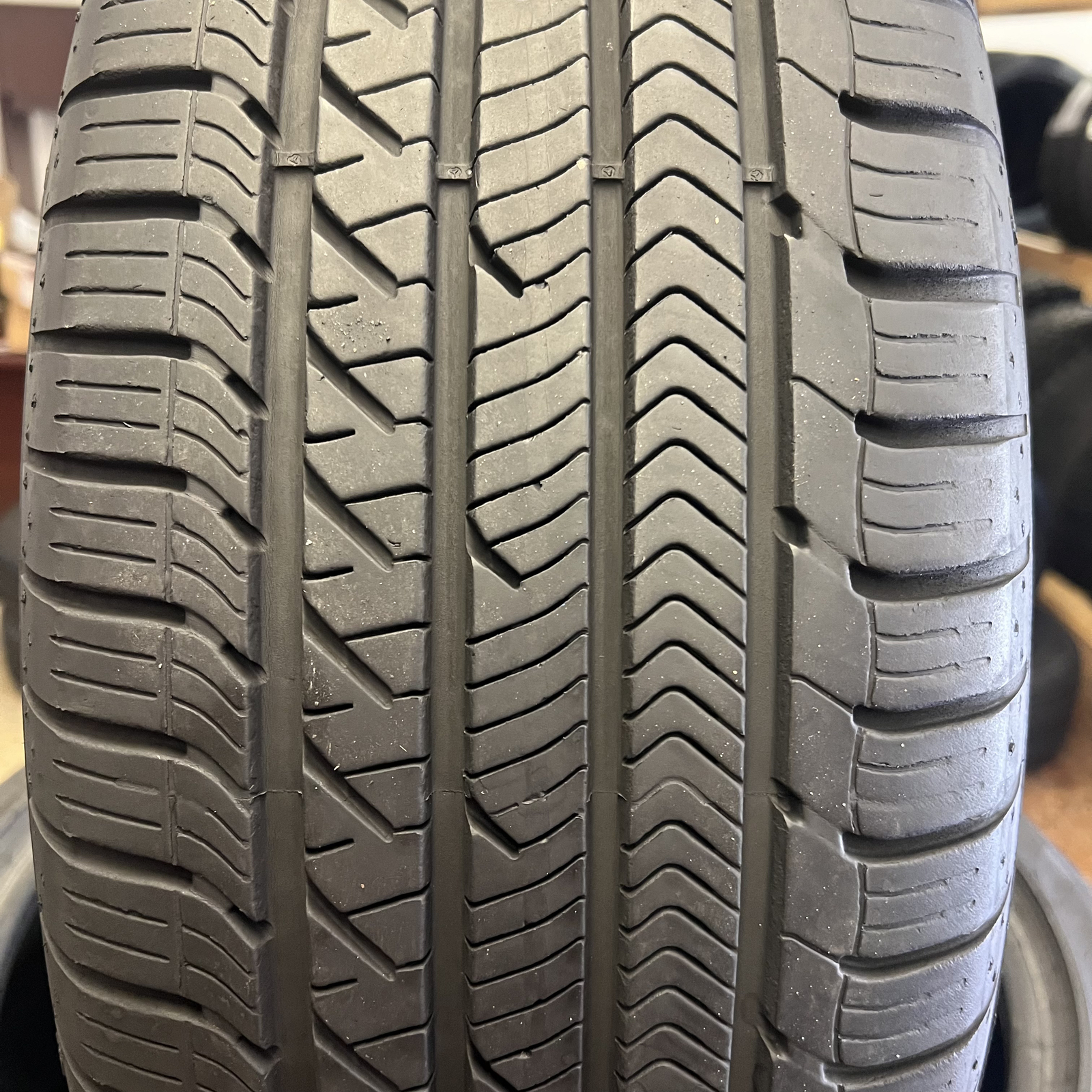 1 (One)Tire LikeNEW Goodyear Eagle Sport All Season AO 235/55R18 100 H