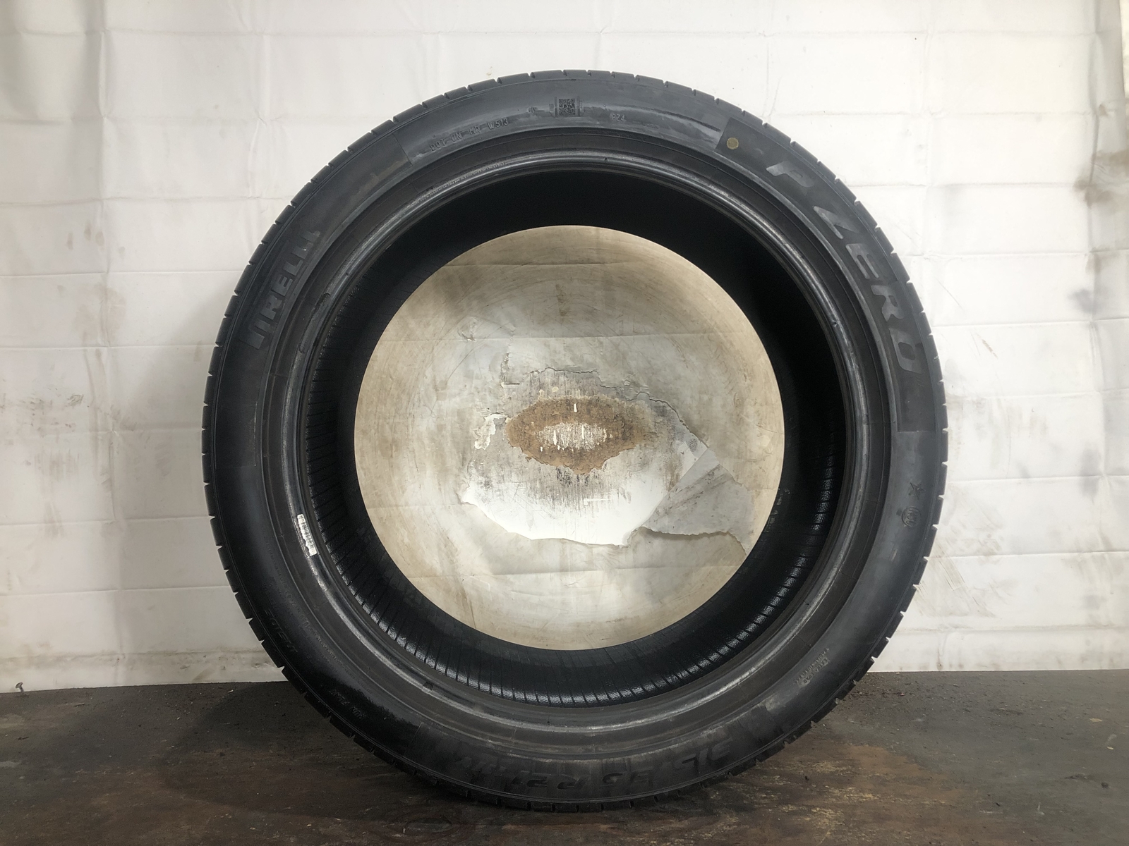 [1] PIrelli P Zero PZ4 Run Flat P315/35R21 315 35 21 Tire 7.75/32