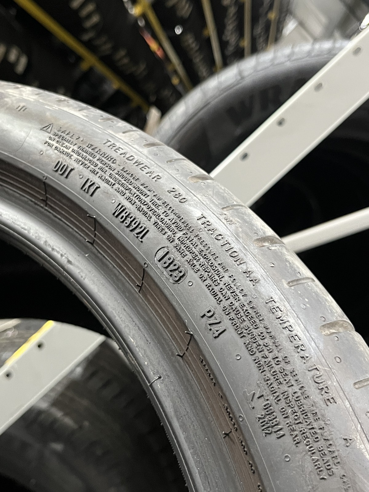 1 Tire Pirelli P Zero PZ4 ★ BMW 285/35R21 105Y DOT.1323 6.25/32