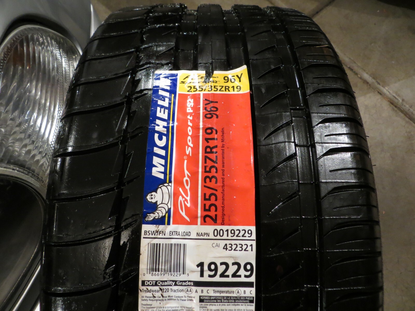 NEW 1 ONE MICHELIN PILOT SPORT PS2 MO1 255/35ZR19 96Y XL FRANCE 255 35 19 2821
