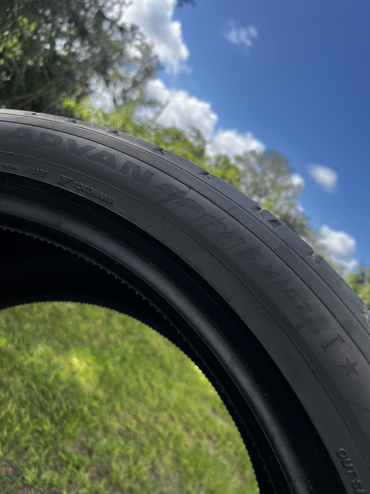 1 Tire Yokohama Advan Sport V107 ★ BMW I 315/35R22 111Y DOT.3923 7/32