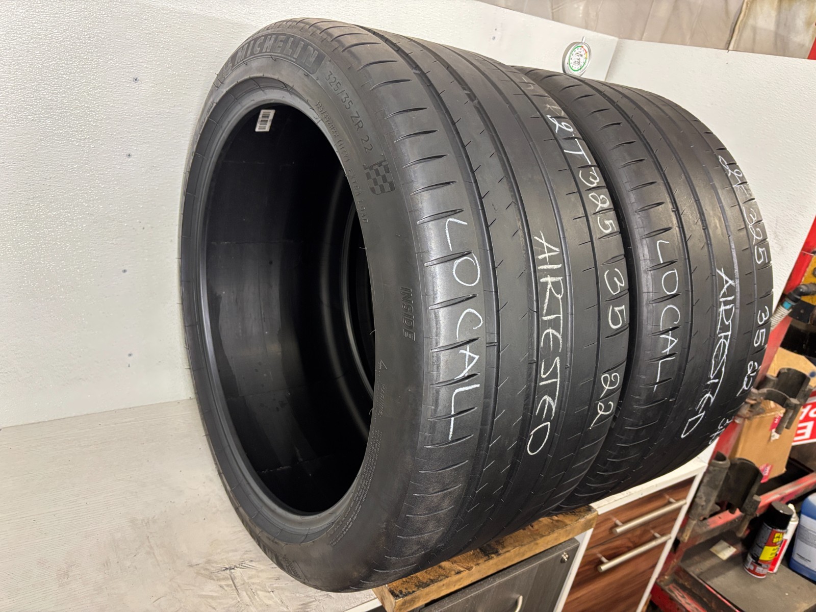 NO SHIPPING ONLY LOCAL PICK UP 2 Tires 325 35 22 Michelin Pilot Sport 4S MO1
