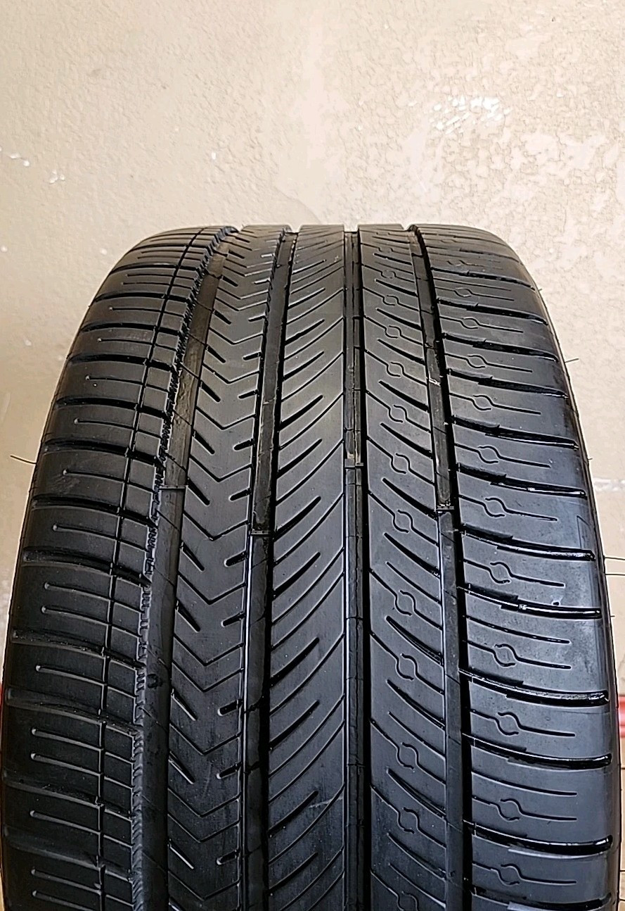 285/35ZR19 99Y Michelin Pilot Sport All Season 4 ZP 8.5/32 DOT 3923 2853519
