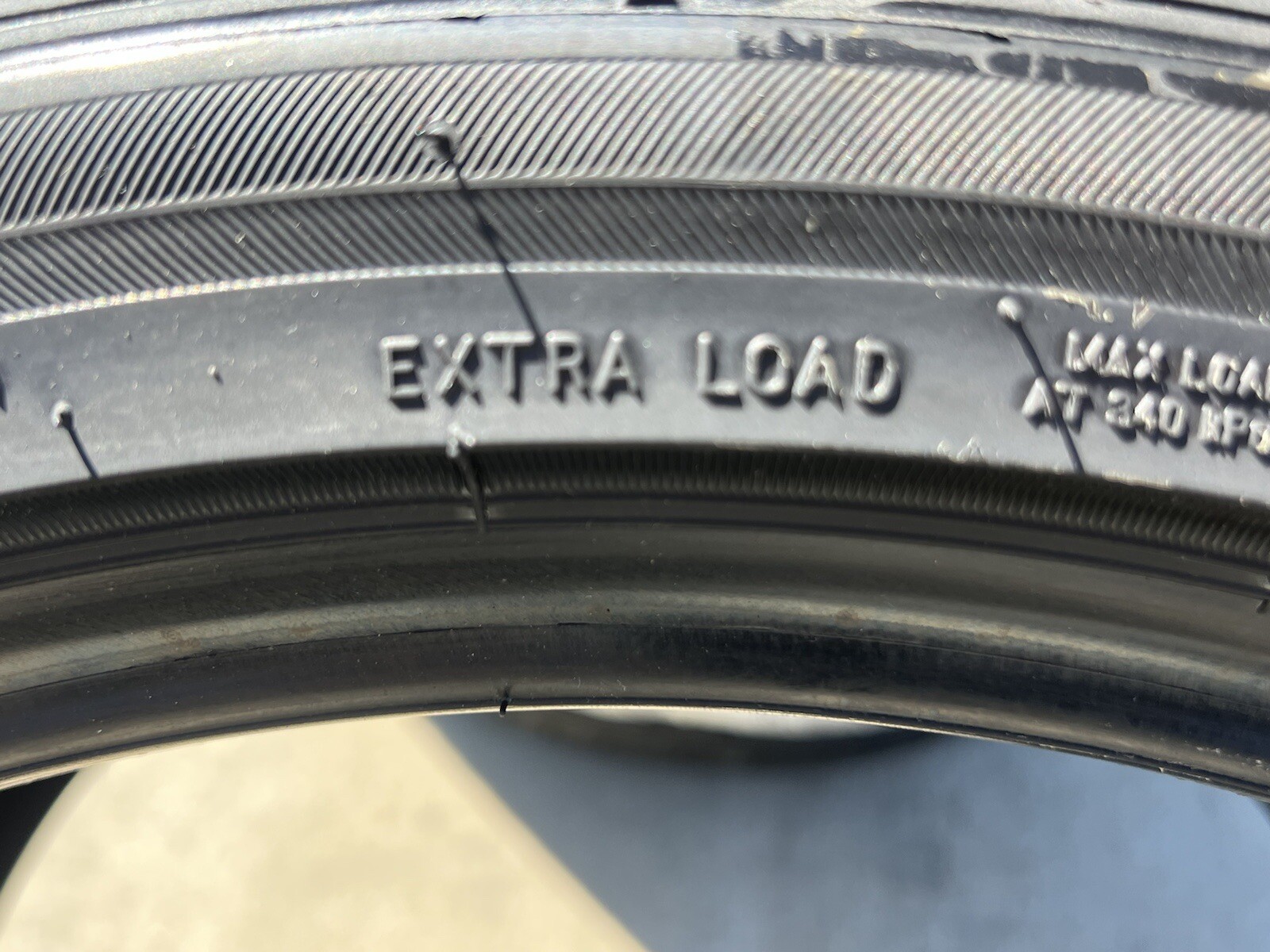 SET OF TWO BRAND NEW 305/30ZR19 Bridgestone RE050A Tires 3053019