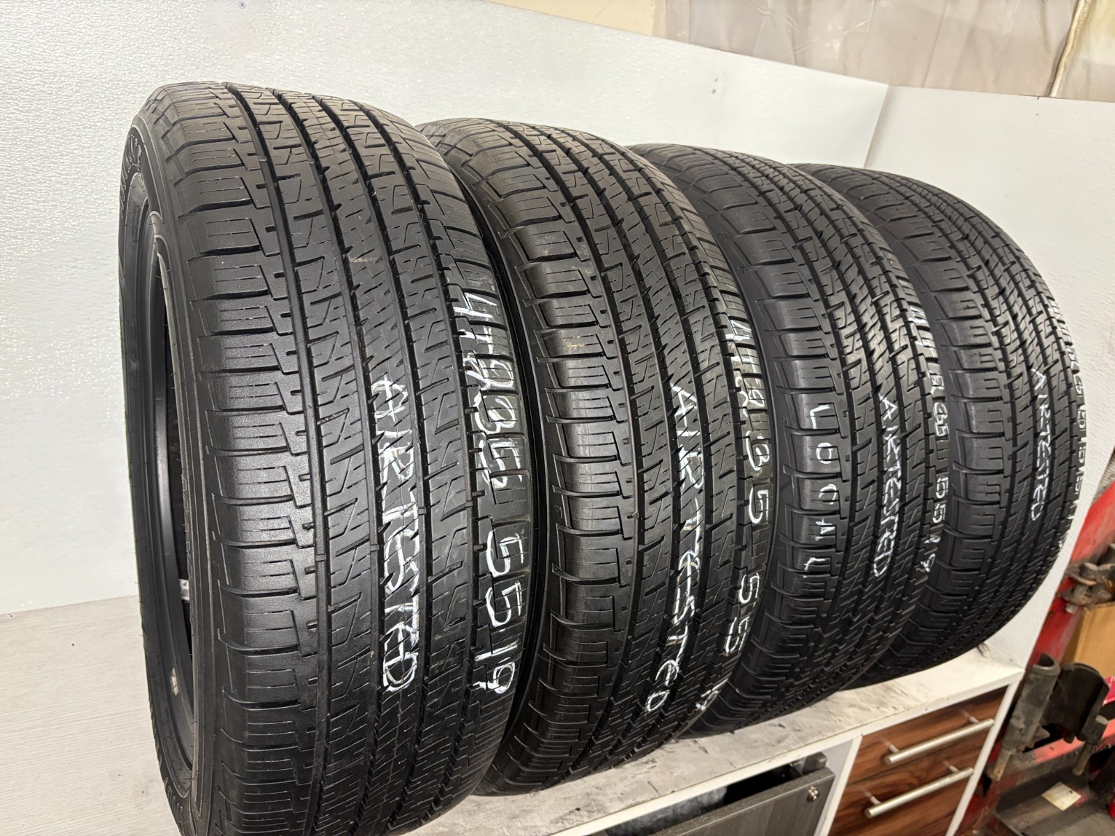 NO SHIPPING ONLY LOCAL PICK UP Set 4 Tires 235 55 19 Goodyear Assurance MaxLife