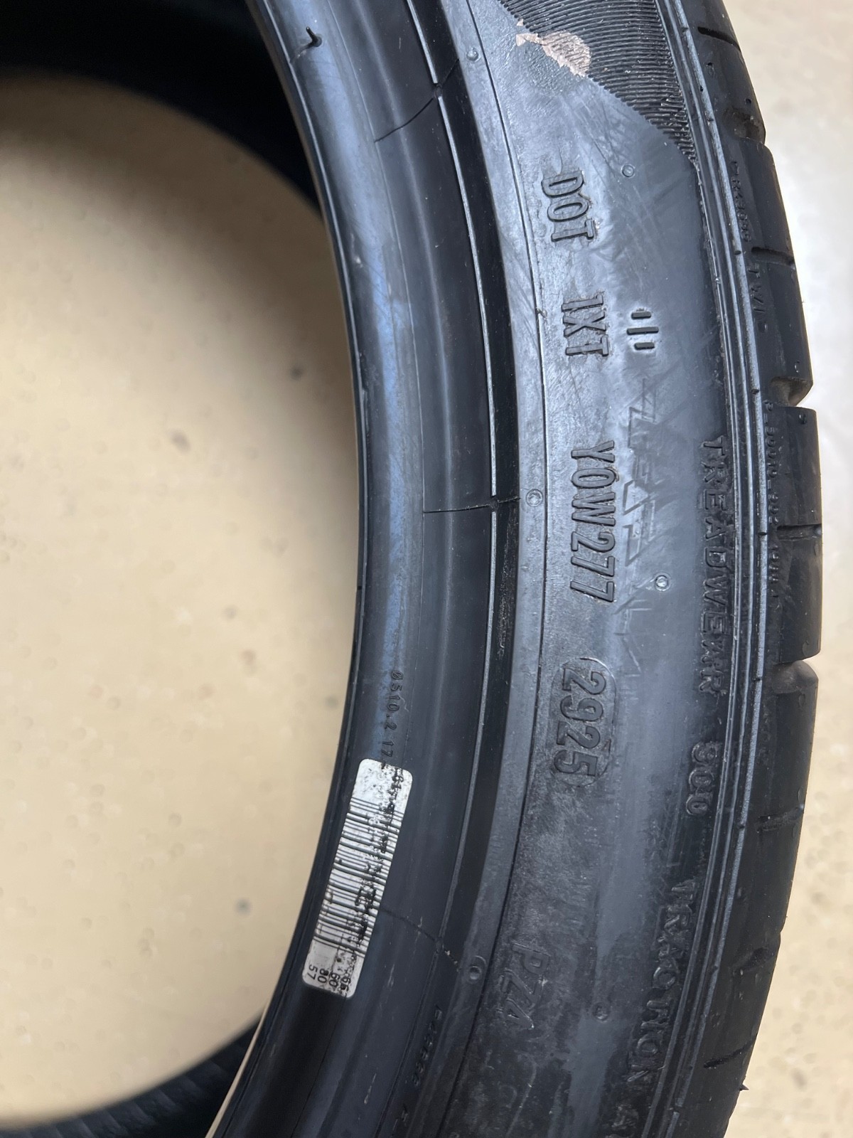 1 – TAKEOFF 275/35ZR20 XL (102Y) Pirelli P Zero PZ4 (*) BMW – 6166 NO REPAIRS