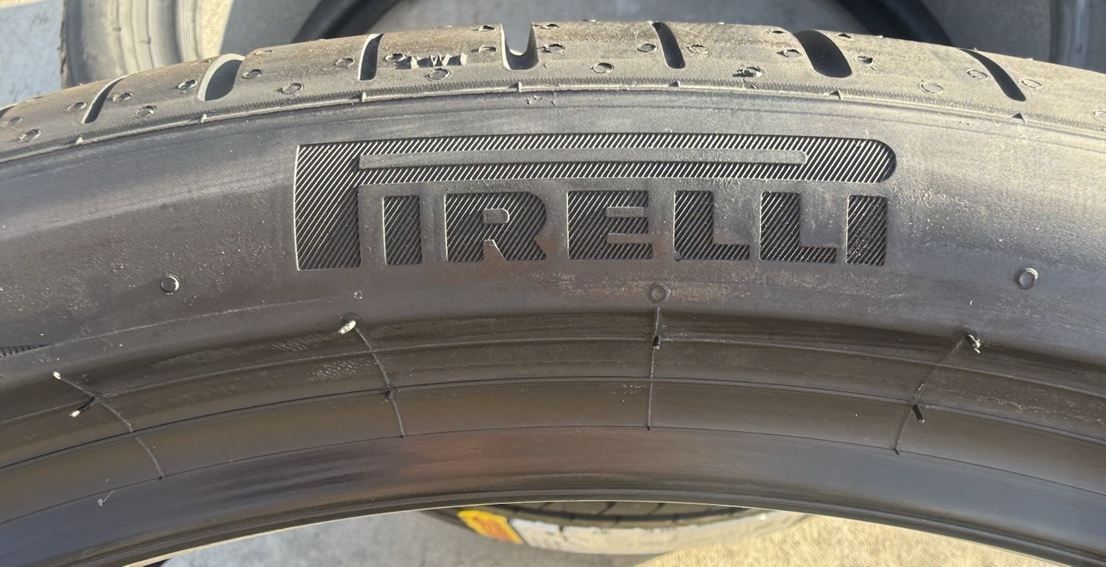 Set of TWO BRAND NEW 245/35R21 96Y Pirelli P Zero PZ4 MO-S PNCS Tires 2453521