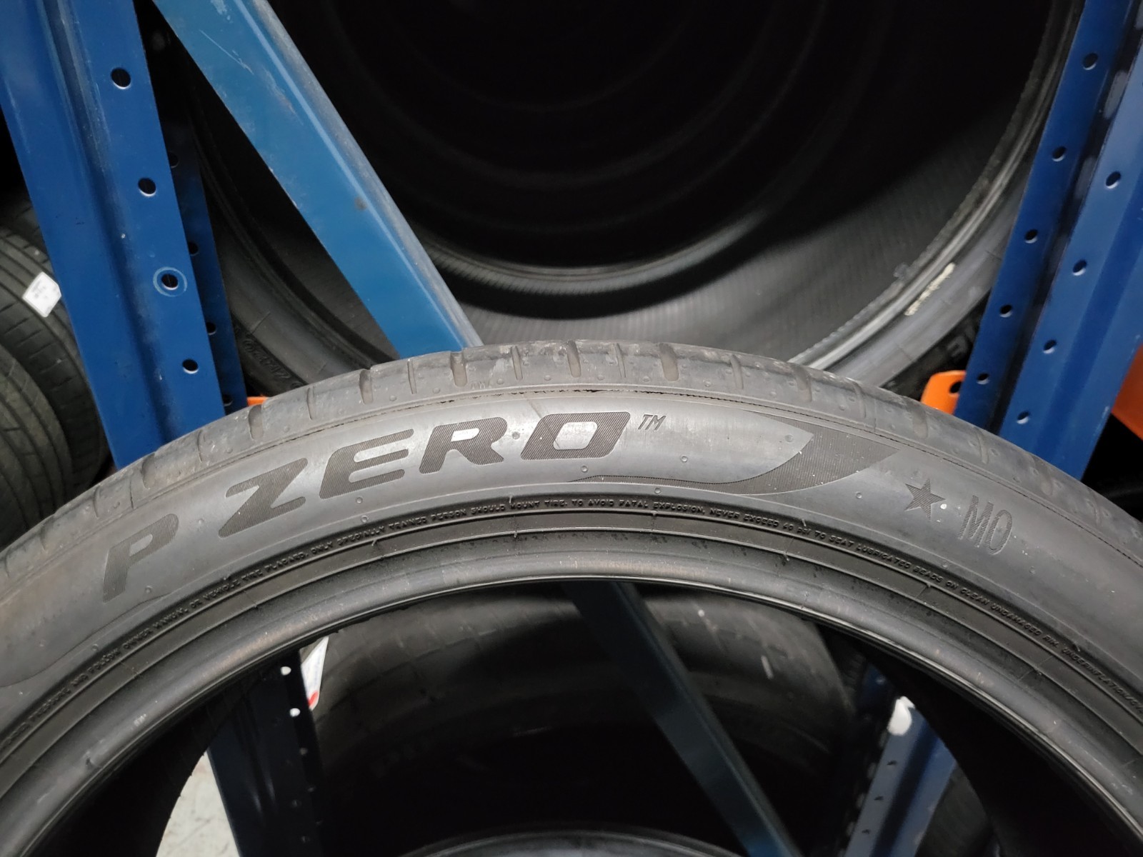 1 SUPER NICE 245/40/20 PIRELLI P ZERO PZ4 * MO 245/40R20 99Y NOT RUN FLAT 7/32