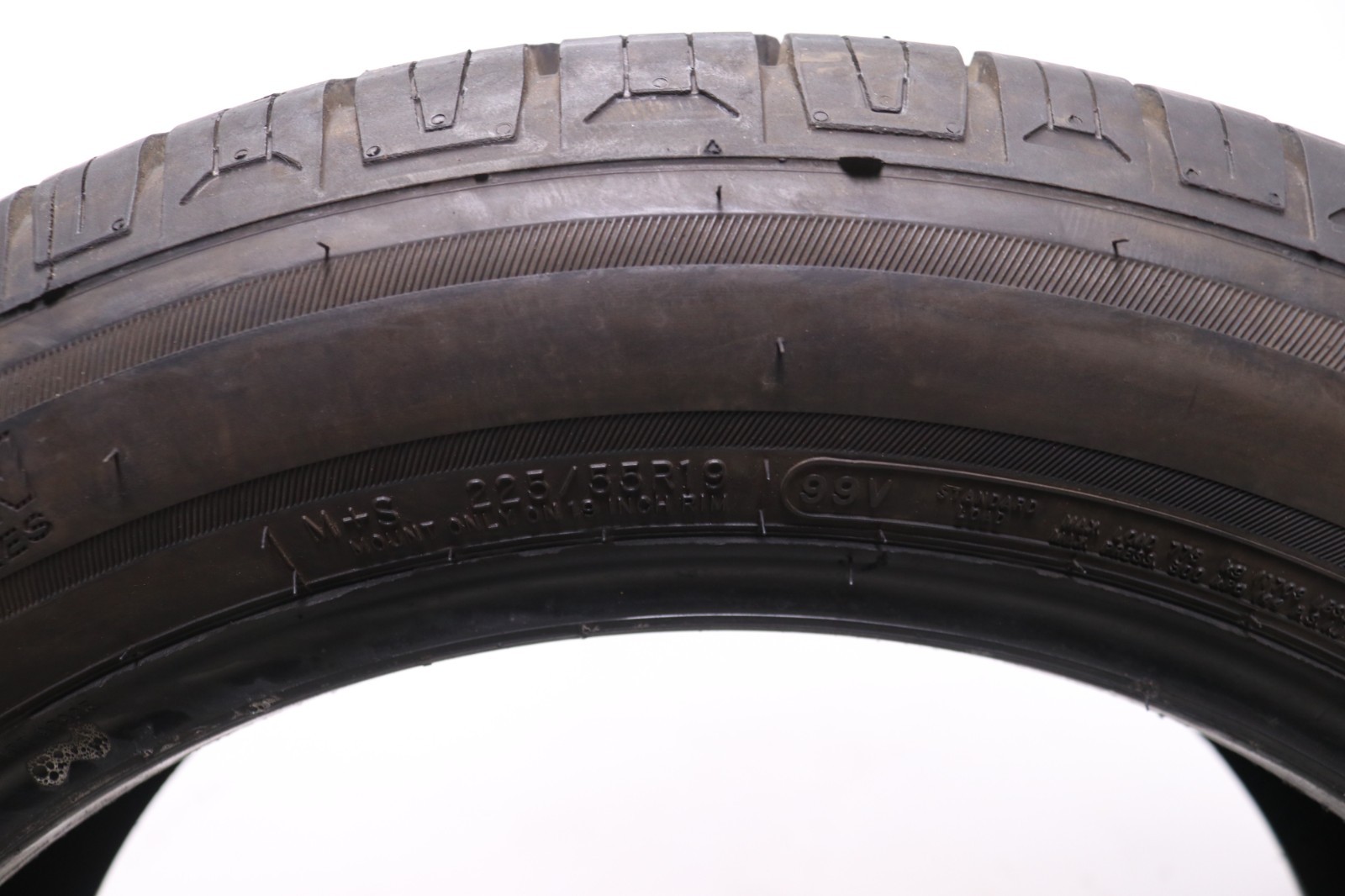 Set of 2 Used 225/55R19 IronMan All Country HT – 99V – 9.5/32 No Repairs