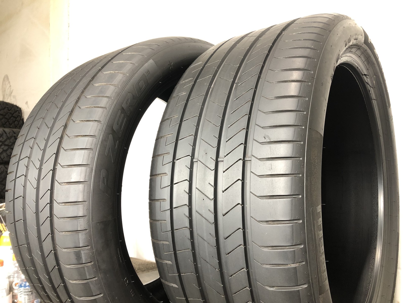 [2] Pirelli P Zero PZ4 Run Flat P315/35R22 315 35 22 Tire 8.5/32