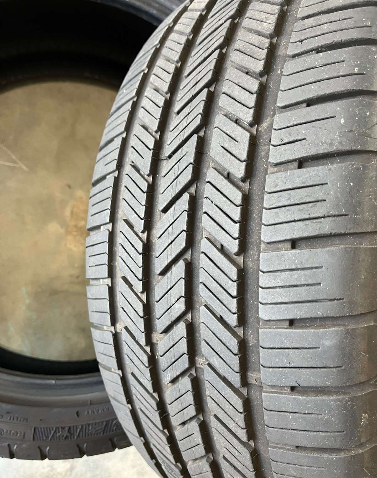 PAIR 245/40R19 Goodyear Eagle LS2 ROF RunFlat 98V XL – 9.5/32 EXCELLENT