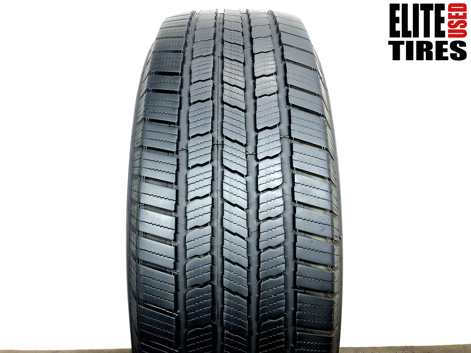 [1] Michelin Defender LTX M/S P235/55R20 235 55 20 Tire 9.75/32