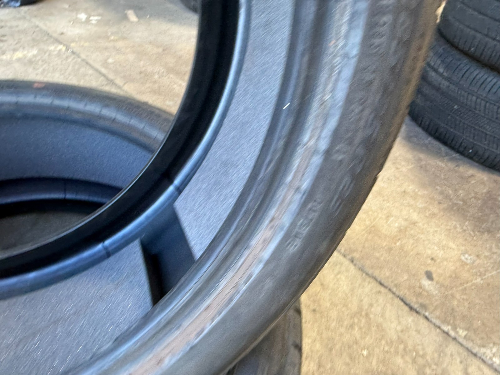 2 Pirelli P ZERO (PZ5) 285/35R23 110Y Ultra High Performance Summer UHP LUCID