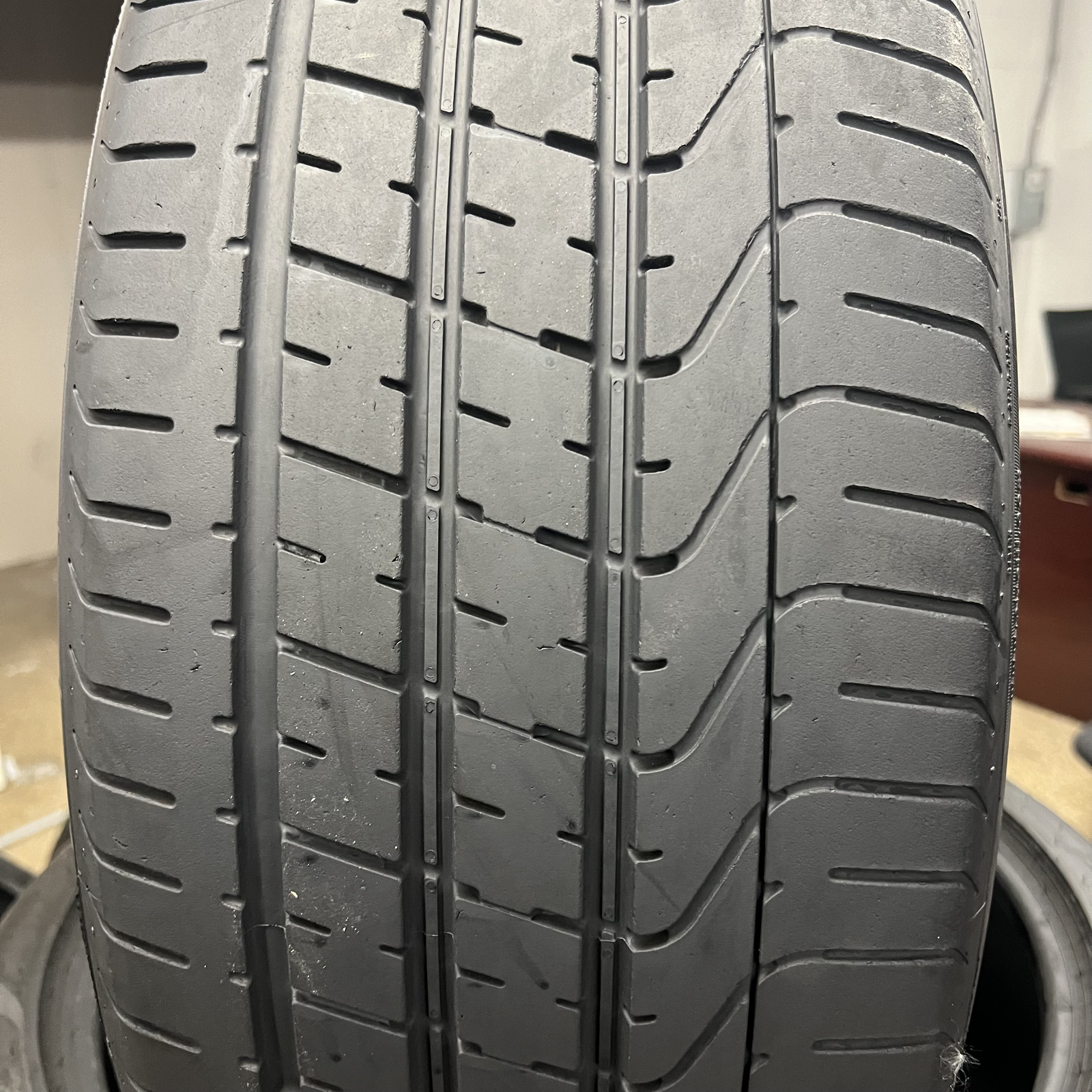 1 Tire LikeNEW Pirelli P Zero B 265/40/21 265/40ZR21 2654021 105Y NO PATCH