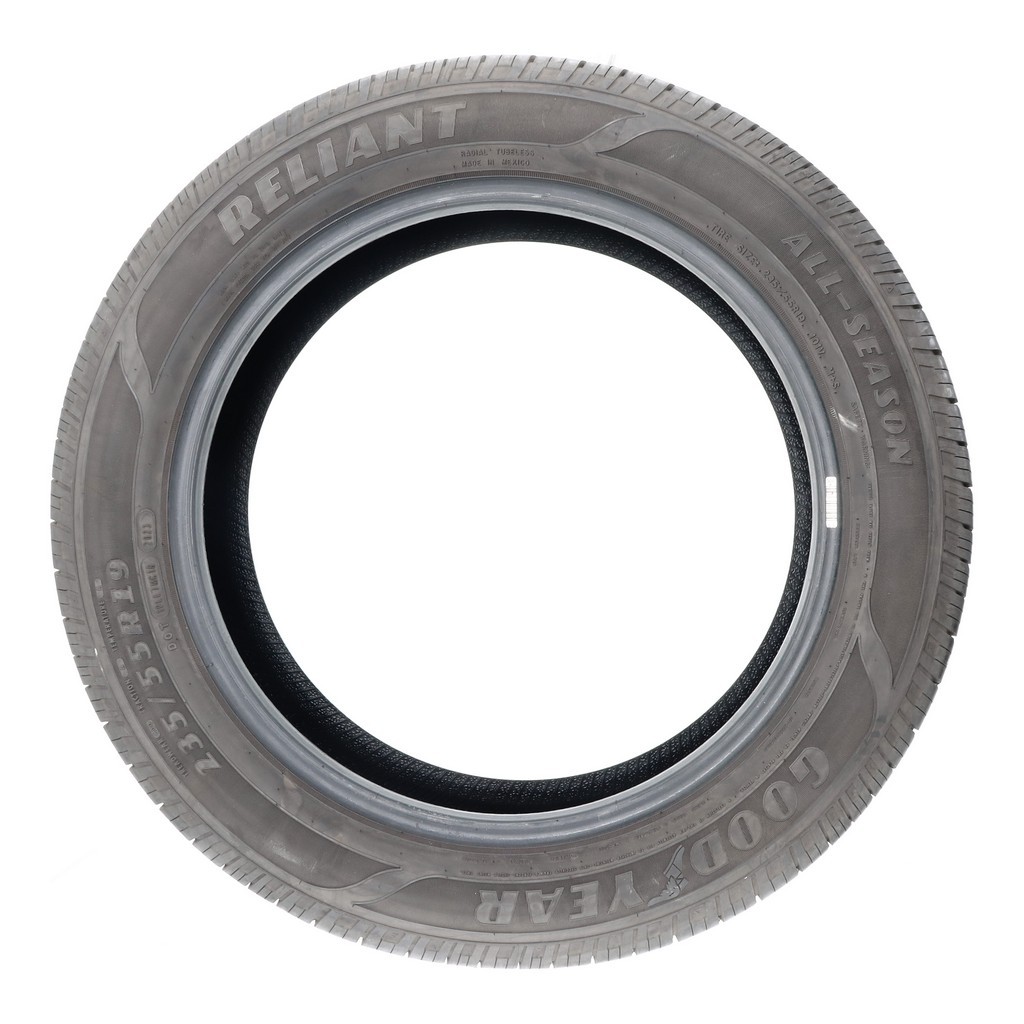 Set of (4) Used 235/55R19 Goodyear Reliant All-season 101V – 9-10/32
