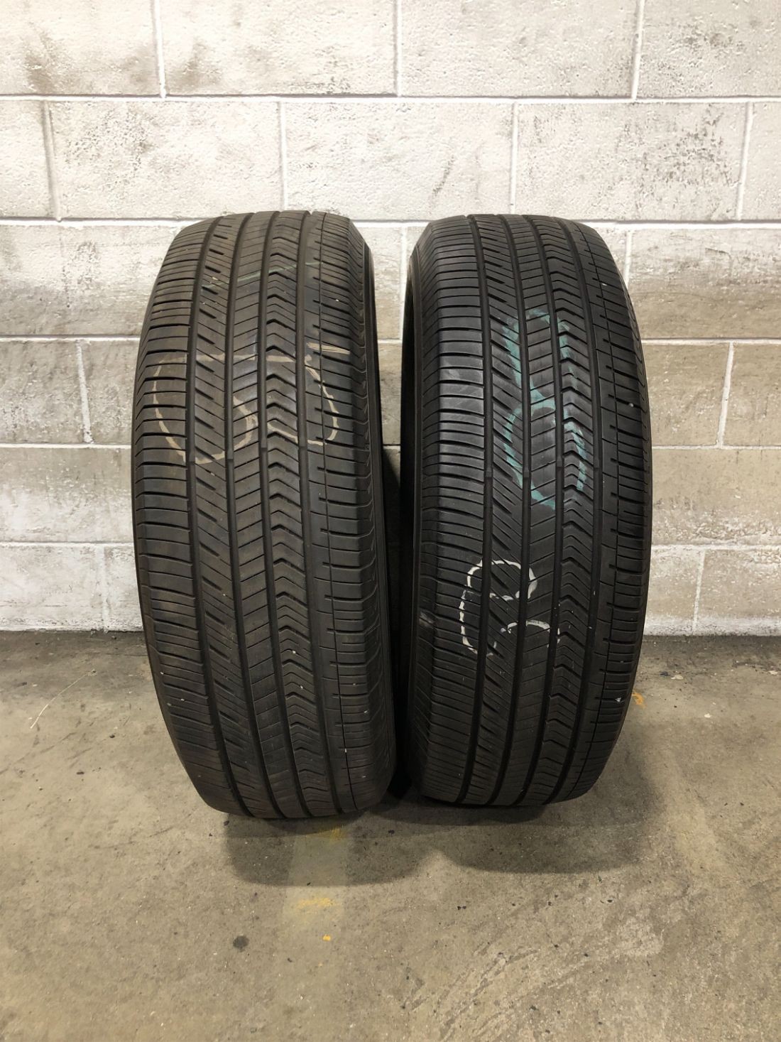 2x P265/60R20 Yokohama Geolandar X-CV G057 9/32 112 H Used Tires 2656020