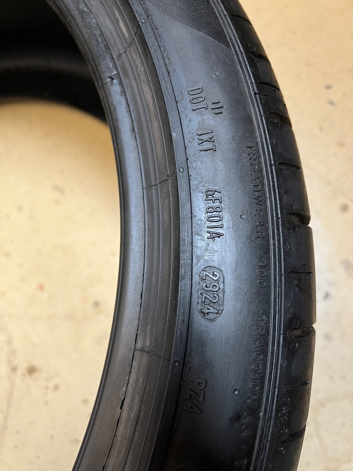 1 – NICE 285/35ZR20 XL (104Y) Pirelli P Zero PZ4 (*) BMW OEM – 1095