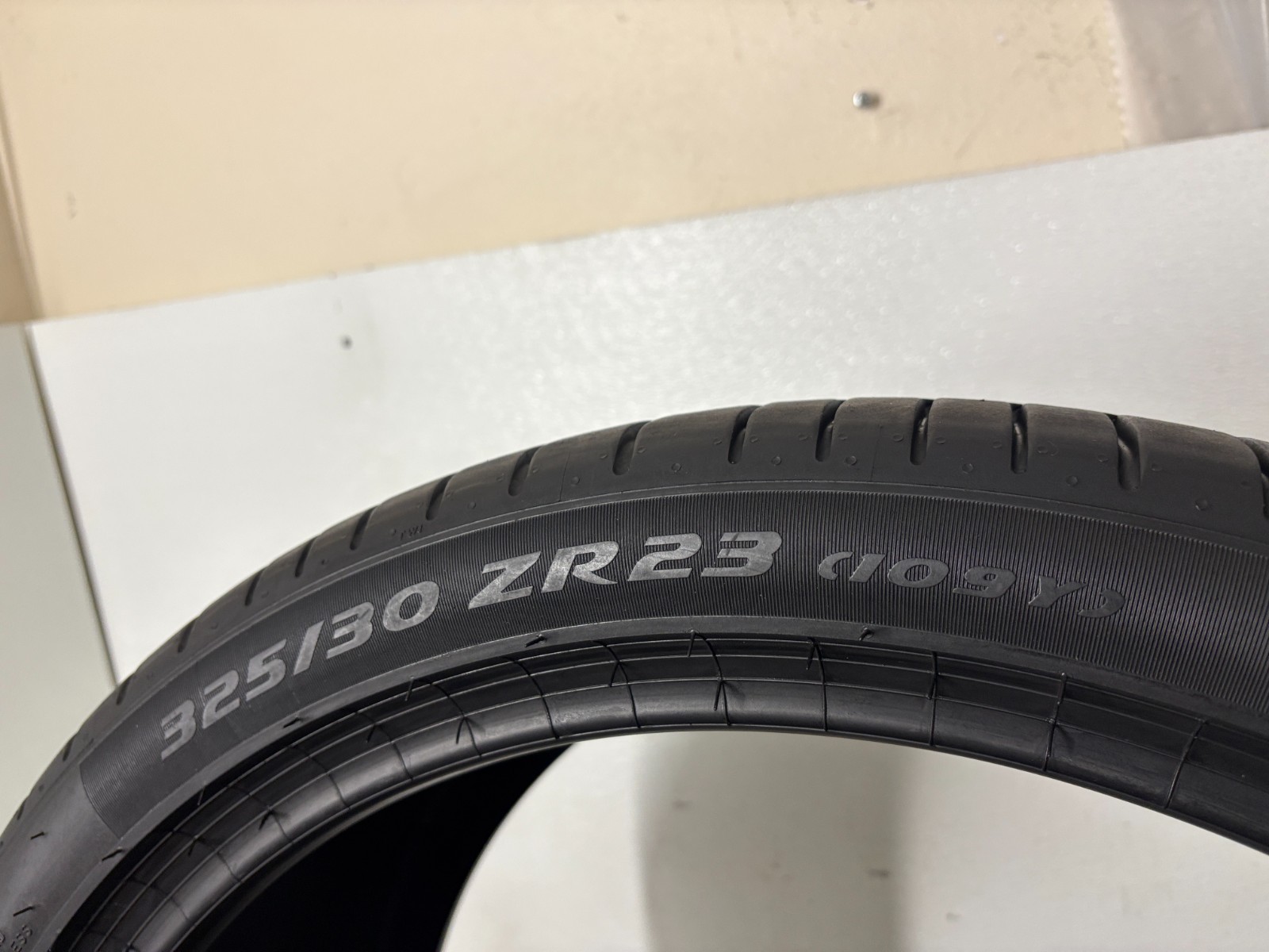 1 Tire 325 30 23 Pirelli P Zero PZ4 ALP (8.20/32 = 90% Tread Left) 109Y