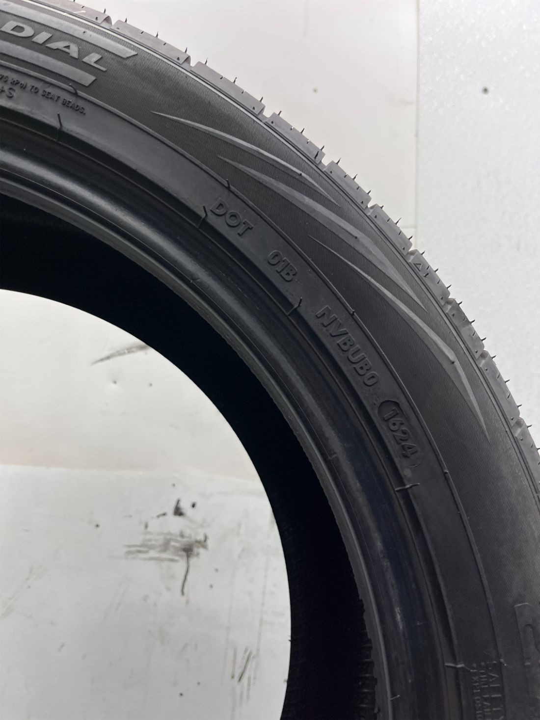1 Used P255/45R20 GT Radial Maxtour LX 105 V – 9/32